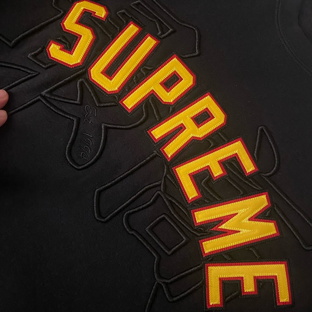 💥 Supreme Kanji Black Crewneck Sweater Sz M with Yellow-Red Embroidery SS20💥